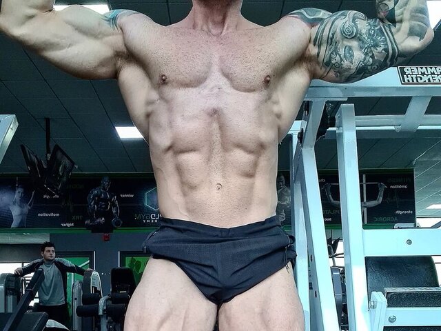Xtream Leonard