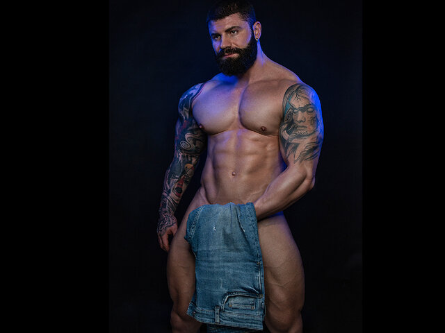 Xtream Leonard