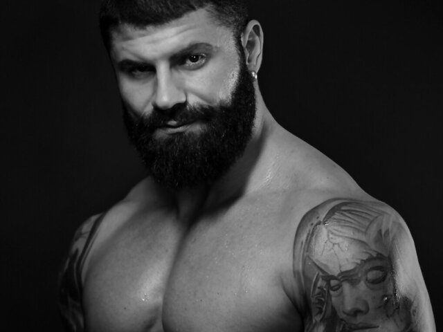Xtream Leonard