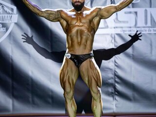 Xtream Leonard