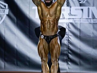 Xtream Leonard